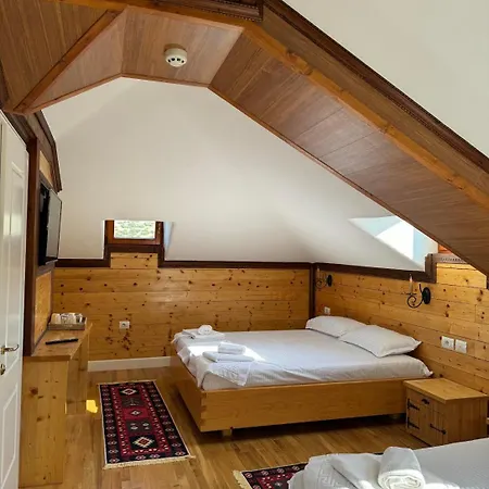Hotel Mari's *